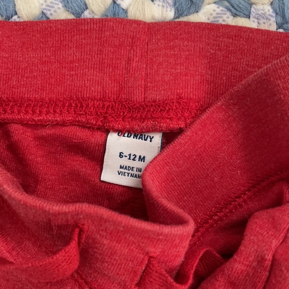 3x Old Navy pants in 6-12mo - Picture 6 of 7